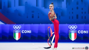 aa q karika polina ukr sfe04530 copia simone ferraro ph